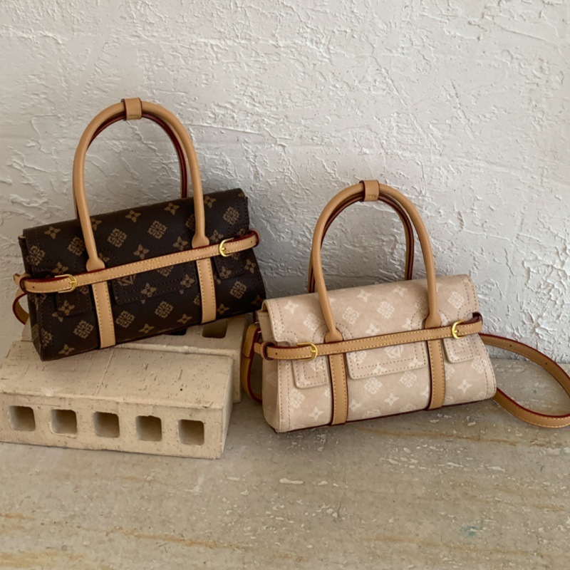 Tote Bag Leather Monogram - กระเป๋าสะพายข้างทรงมินิโท้ตลายโมโนแกรมสไตล์วินเทจคลาสสิก กระเป๋าหูหิ้วอเนกประสงค์สุดอินเทรนด์ พร้อมขอบหนังและหัวเข็มขัด